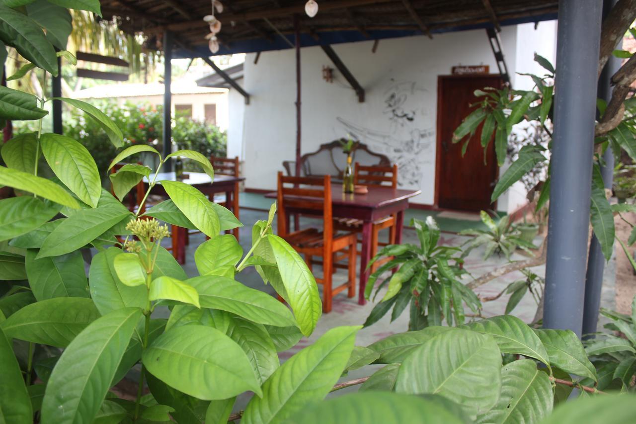 Julie Guest House Tangalle Exteriér fotografie